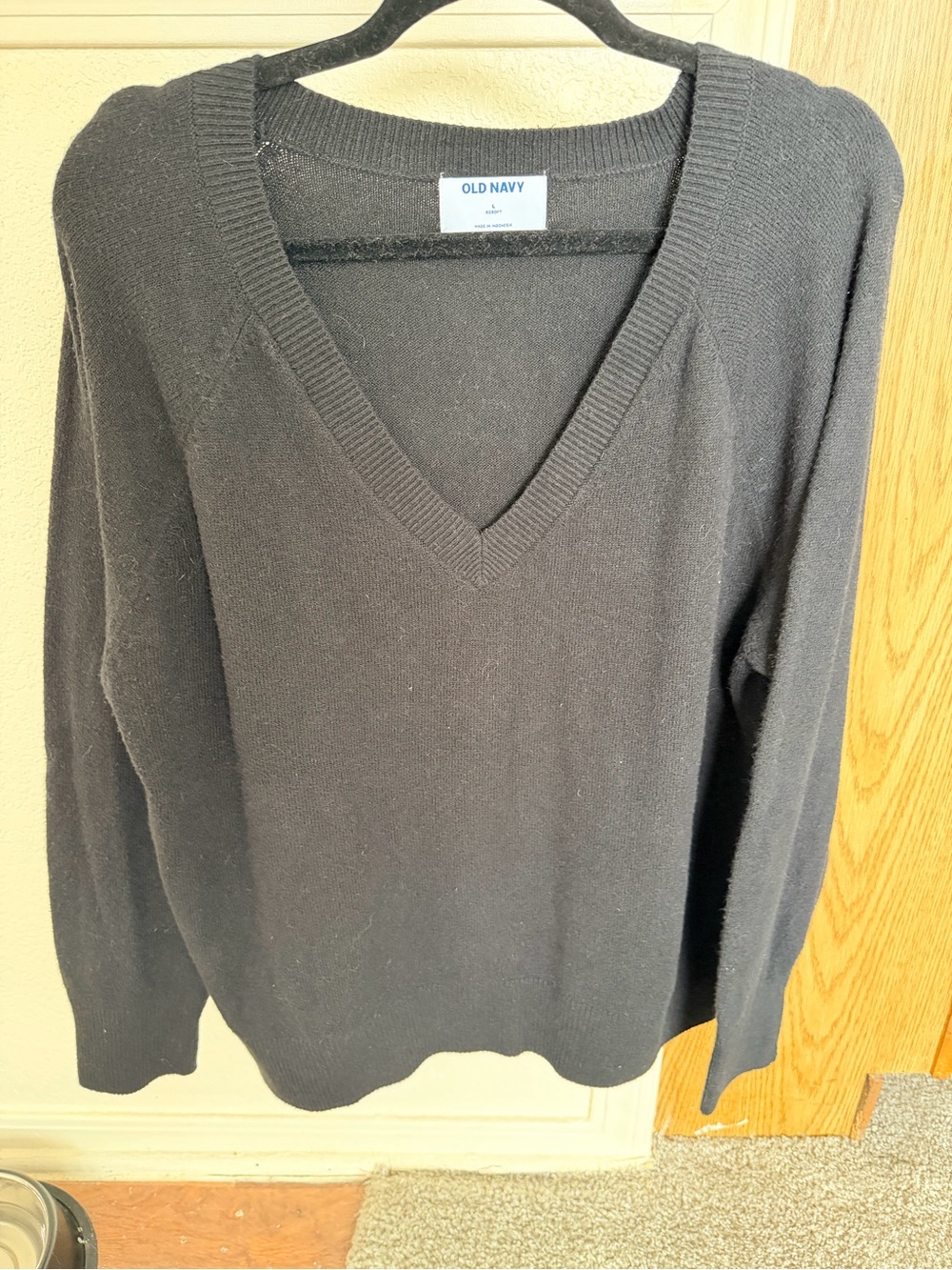 Old Navy Black V-Neck Lightweight Sweater